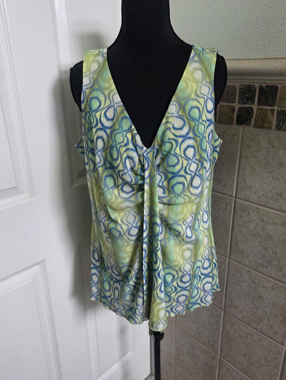 Y2K axcess green & blue abstract print sleeveless blouse V-neck Fairy Size XL